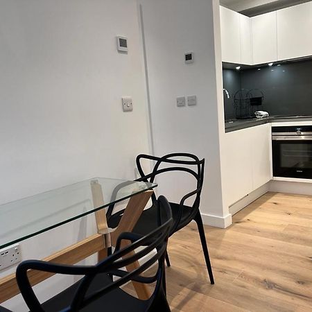 Chapel - Central Studio Apartment Бат Екстериор снимка