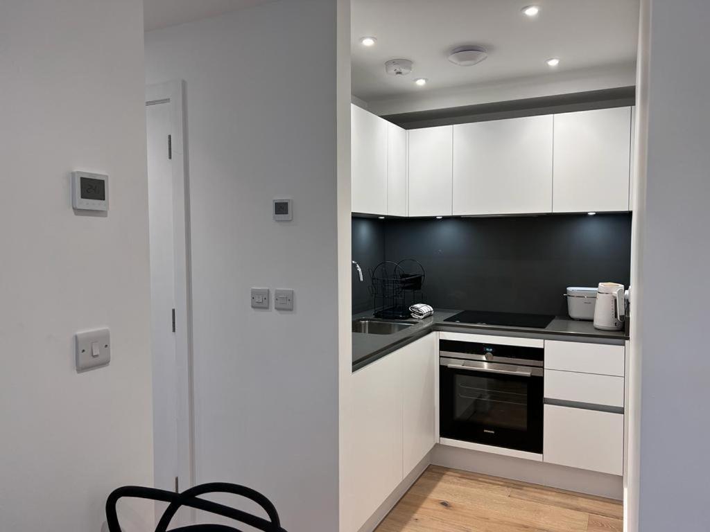 Chapel - Central Studio Apartment Бат Екстериор снимка