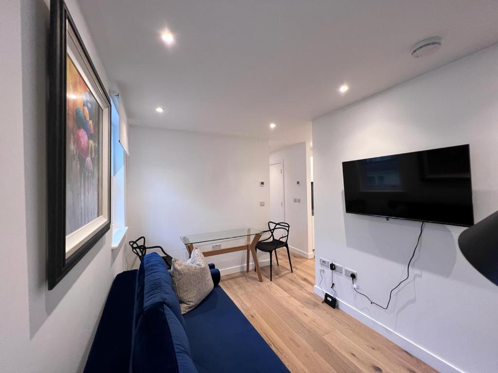 Chapel - Central Studio Apartment Бат Екстериор снимка