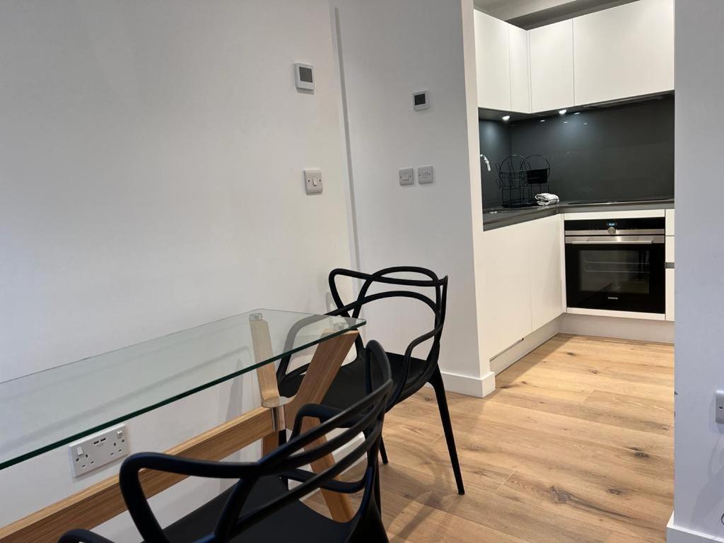 Chapel - Central Studio Apartment Бат Екстериор снимка