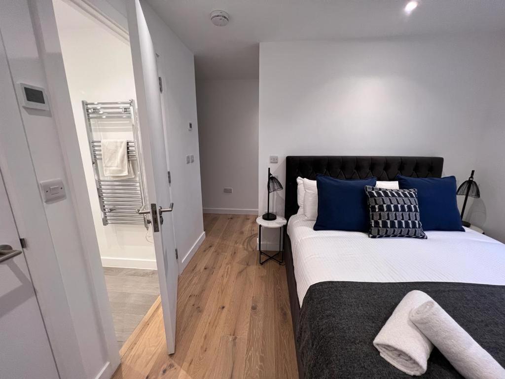 Chapel - Central Studio Apartment Бат Екстериор снимка