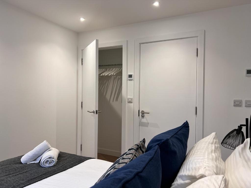 Chapel - Central Studio Apartment Бат Екстериор снимка