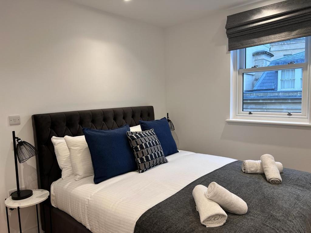 Chapel - Central Studio Apartment Бат Екстериор снимка
